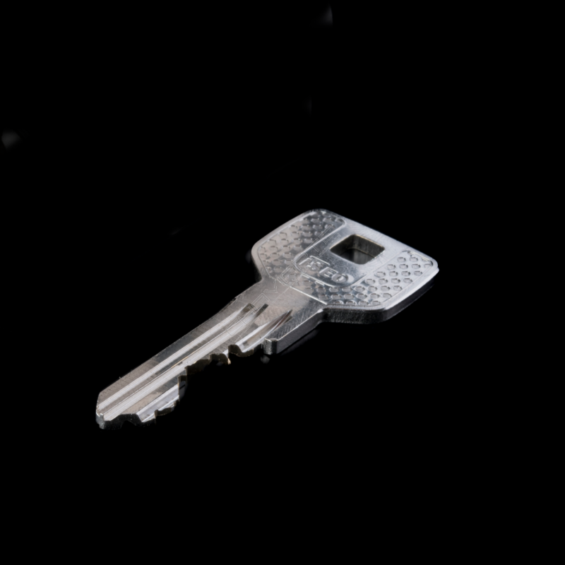 Chave Iseo F7 dentada com perfil personalizado A7